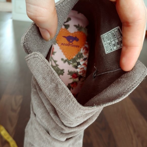 Rocket Dog Beige Corduroy Button up Wedge Boots - Picture 4 of 6